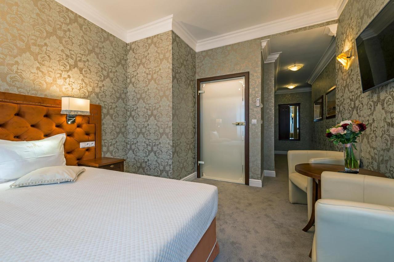 Sleepwalker Boutique Hotel 4*
